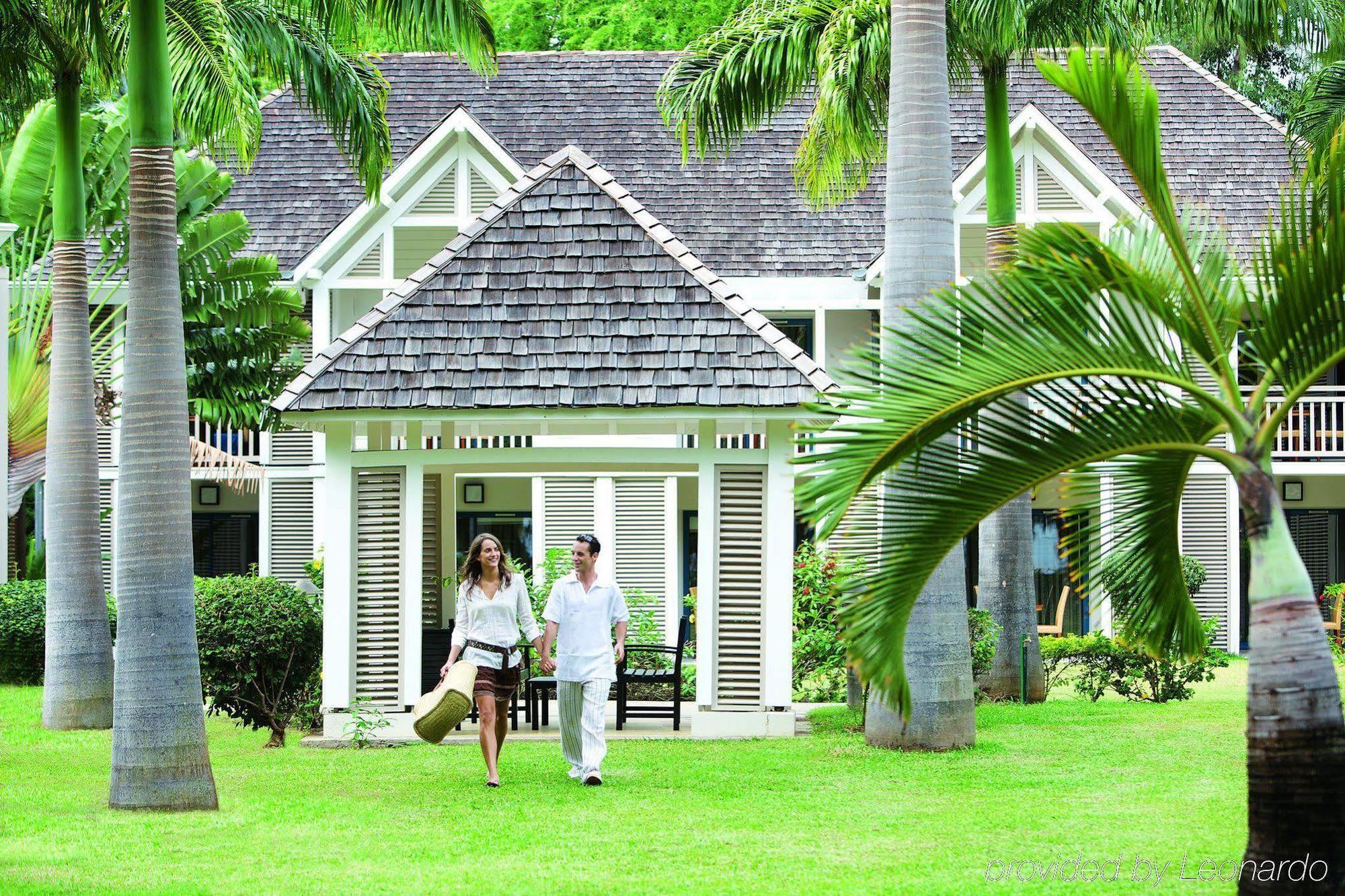 Lux* Saint Gilles Resort Exterior foto The Royal Villa