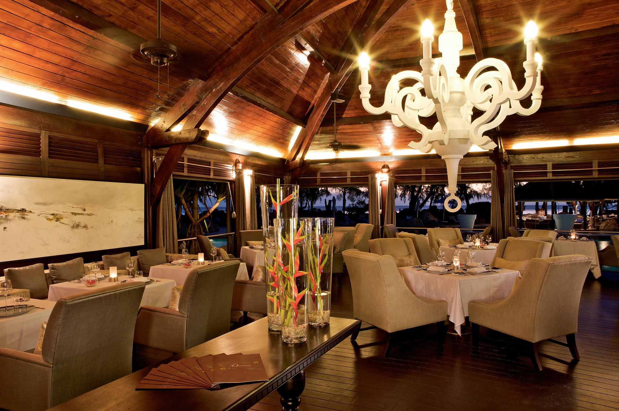 Lux* Saint Gilles Resort Exterior foto The restaurant at the resort
